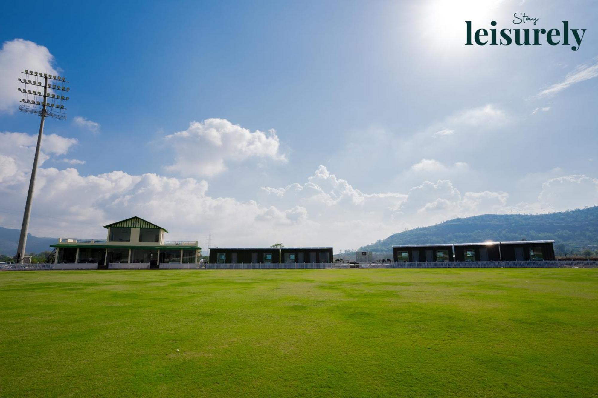 Stay Leisurely - Pavilion By The Hills, Lonavala - Stadium View Rooms Kültér fotó