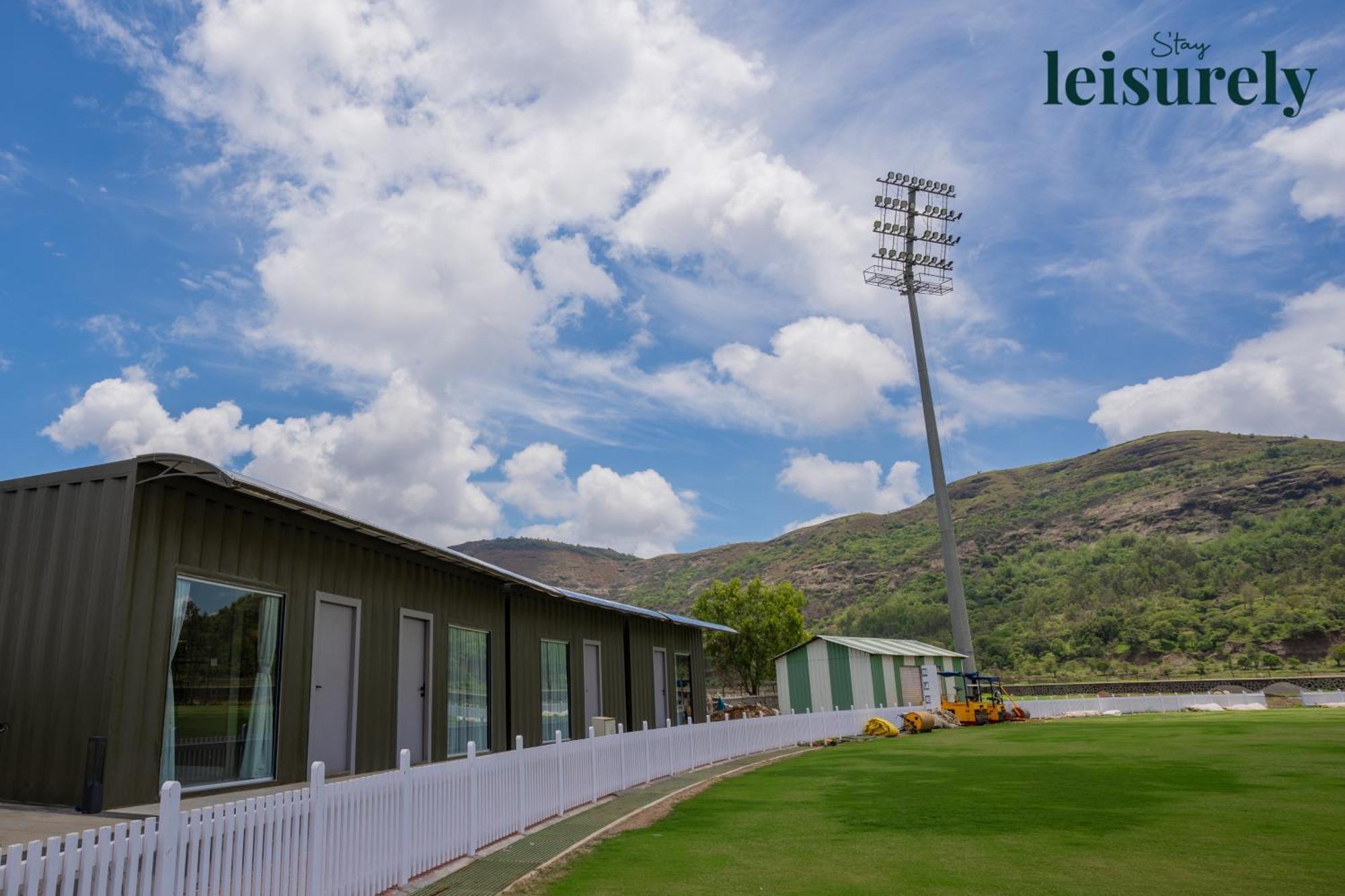 Stay Leisurely - Pavilion By The Hills, Lonavala - Stadium View Rooms Kültér fotó