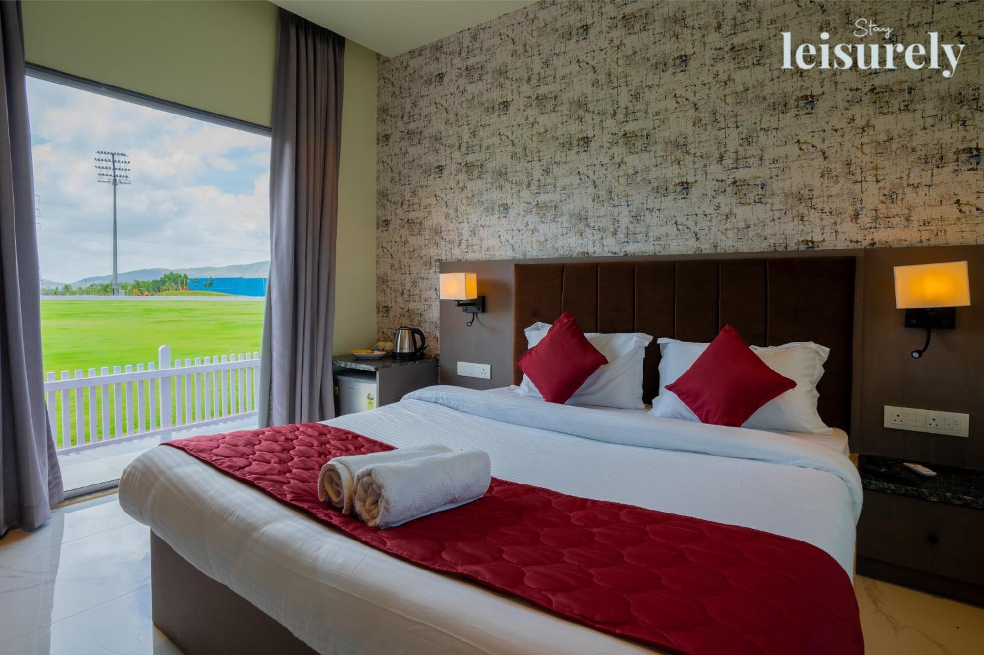 Stay Leisurely - Pavilion By The Hills, Lonavala - Stadium View Rooms Kültér fotó