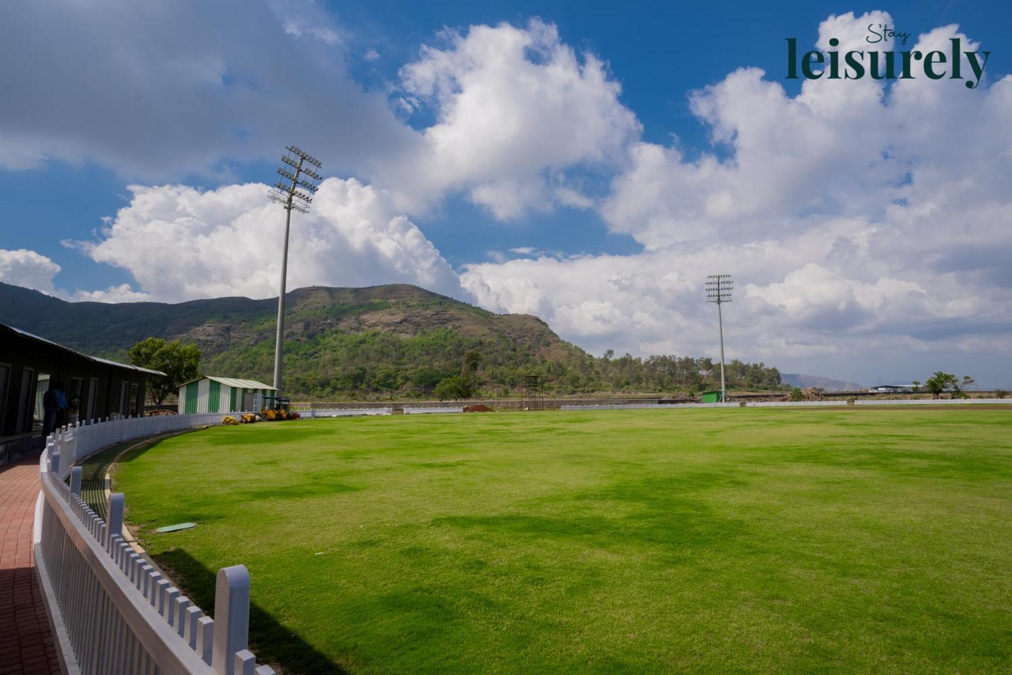 Stay Leisurely - Pavilion By The Hills, Lonavala - Stadium View Rooms Kültér fotó